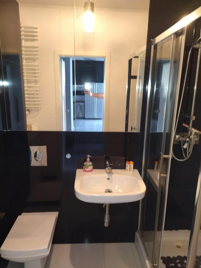 House4You Apartament Sakura Airport Chopin Warsaw Luaran gambar